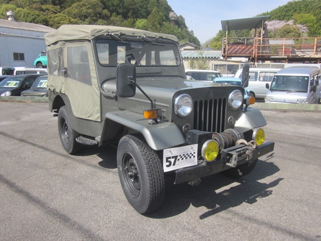 Mitsubishi Jeep 1