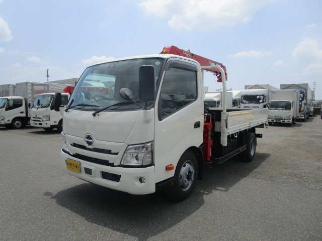 Hino Dutro 1