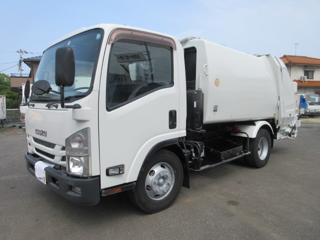 2015 Isuzu Elf