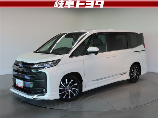 Toyota Noah 1