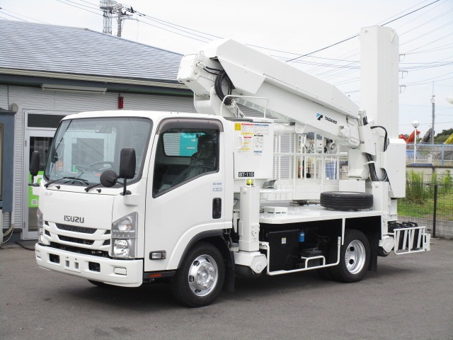 Isuzu Elf 1