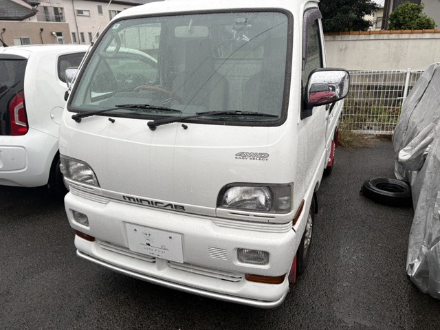 Mitsubishi Minicab Truck 1