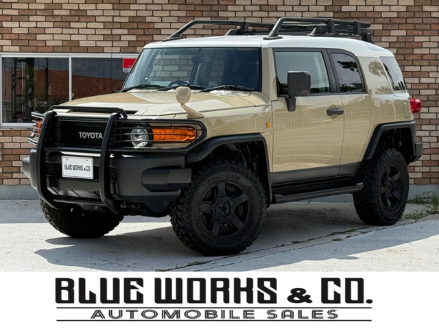 Toyota FJ Cruiser 2