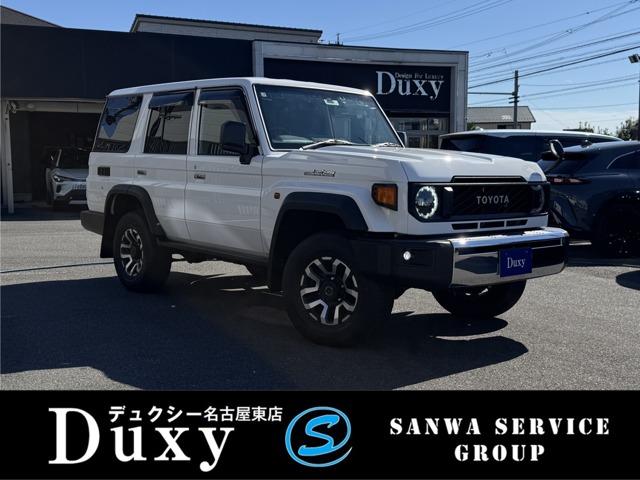 Toyota Land Cruiser 70 2