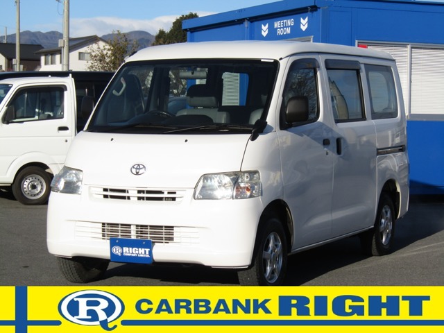 Toyota Light Ace Van 1