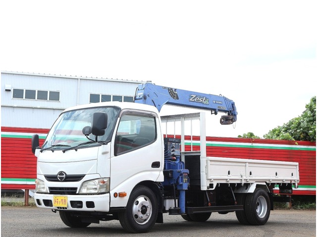 Hino Dutro 1