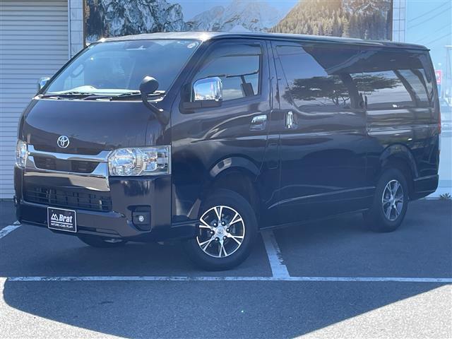 Toyota Hiace Van 1