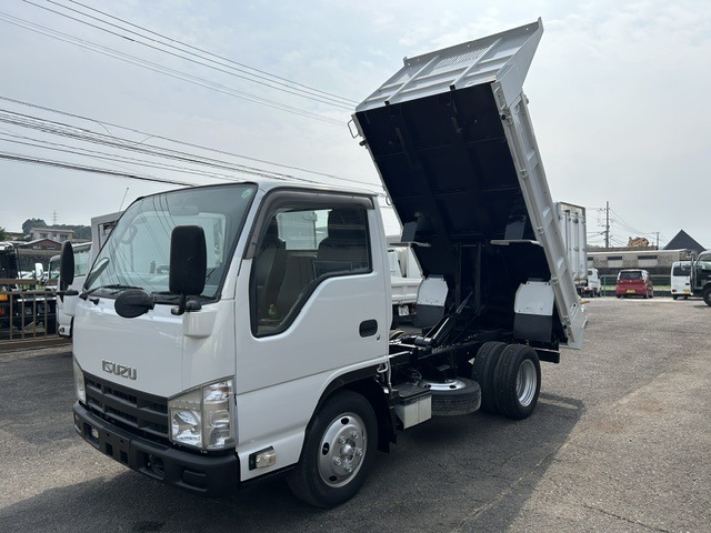 2014 Isuzu Elf