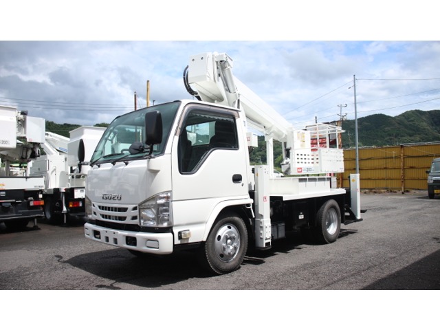 2012 Isuzu Elf