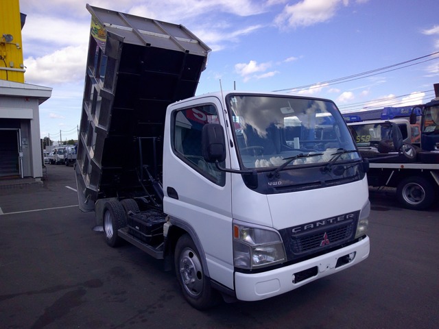 Mitsubishi Fuso Canter 1