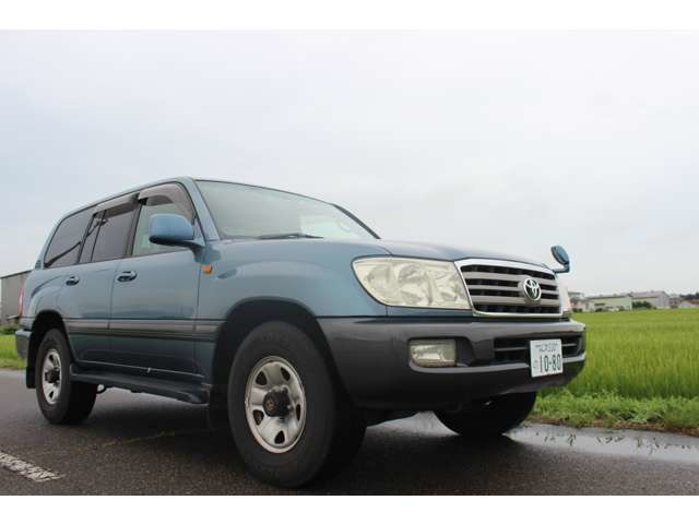 Toyota Land Cruiser 100 2