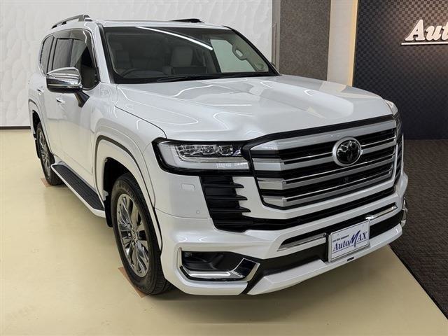 Toyota Land Cruiser 300 2