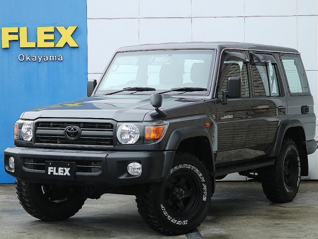 Toyota Land Cruiser 70 2