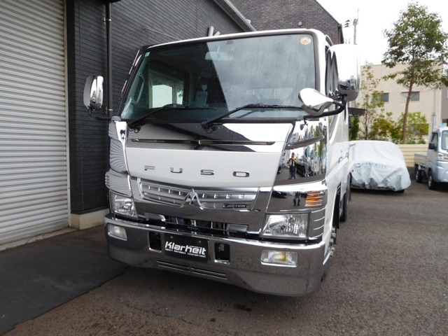 Mitsubishi Fuso Canter 1