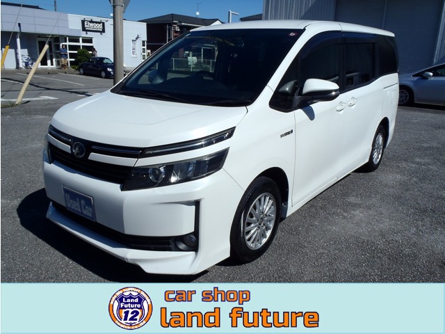 Toyota Voxy 1