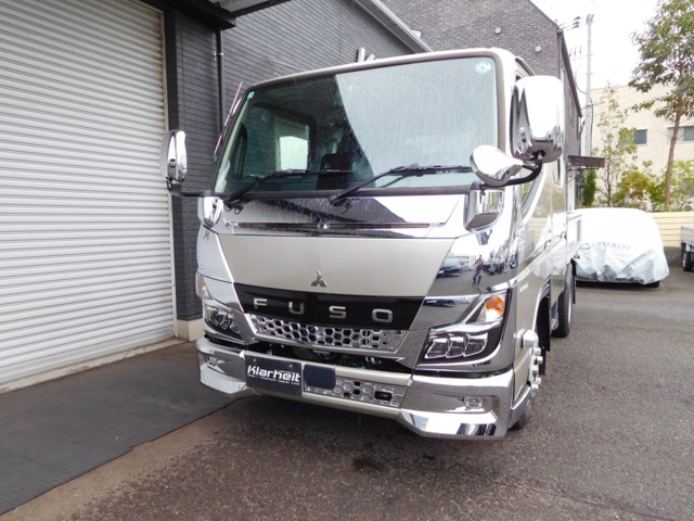 Mitsubishi Fuso Canter 1