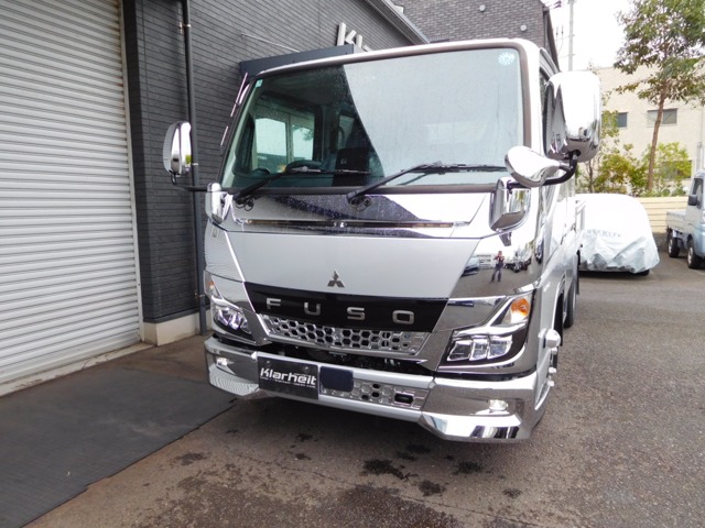 Mitsubishi Fuso Canter 1