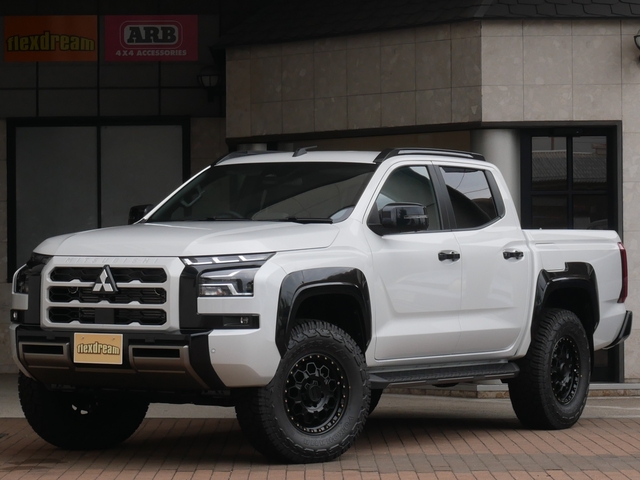 Mitsubishi Triton 1