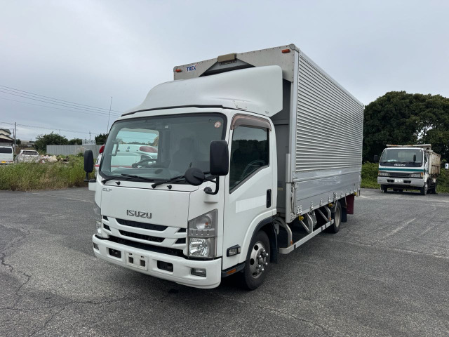 2016 Isuzu Elf