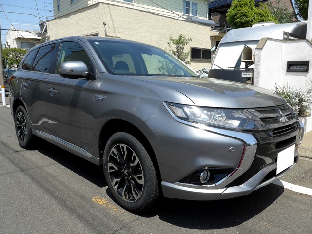 Mitsubishi Outlander PHEV 1