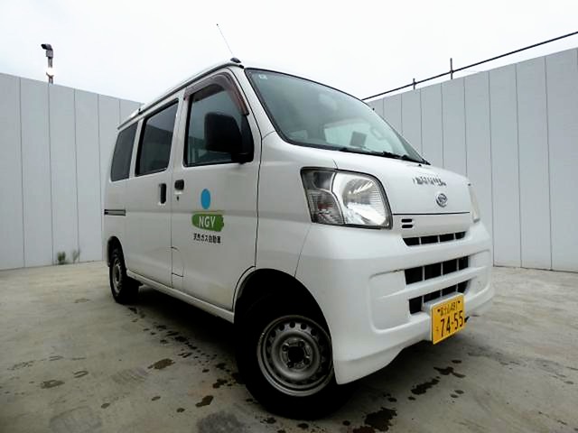 Daihatsu Hijet Cargo 1