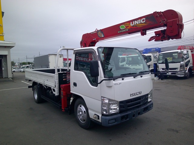 Isuzu Elf 1
