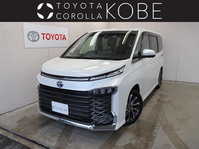 Toyota Voxy 1