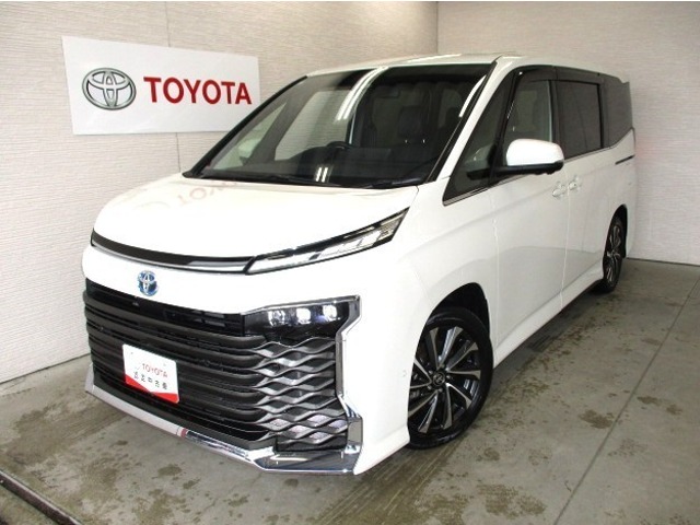 Toyota Voxy 1
