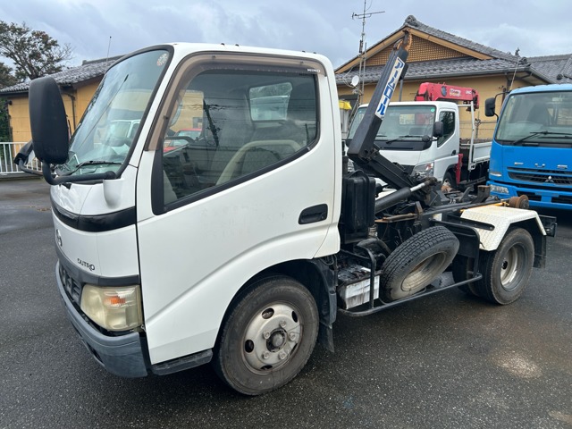 2005 Hino Dutro