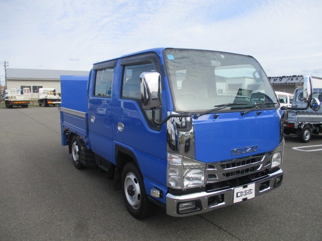 Isuzu Elf 1