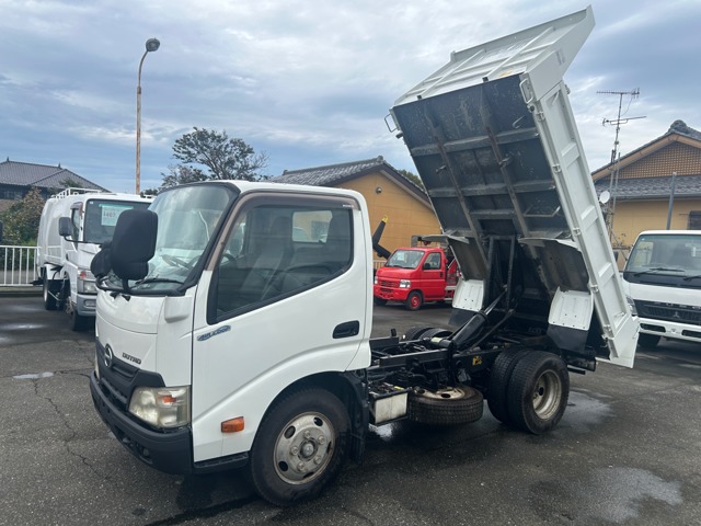 2012 Hino Dutro