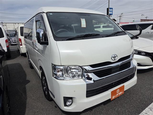 Toyota Hiace Van 1