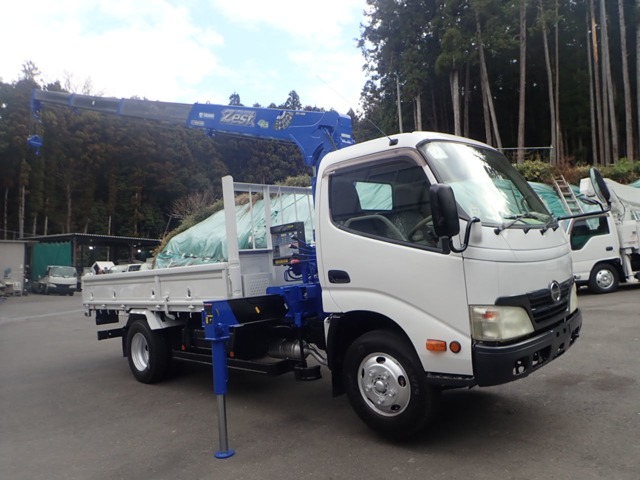 2011 Hino Dutro