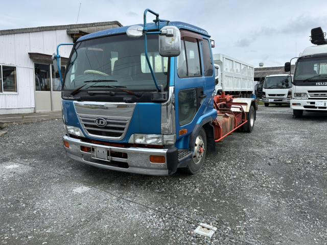 Nissan Condor 1