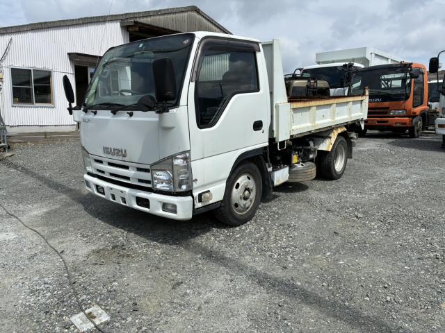 Isuzu Elf 1
