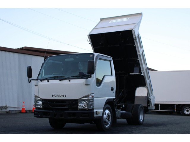2018 Isuzu Elf