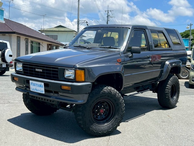 Toyota Hilux Surf 1