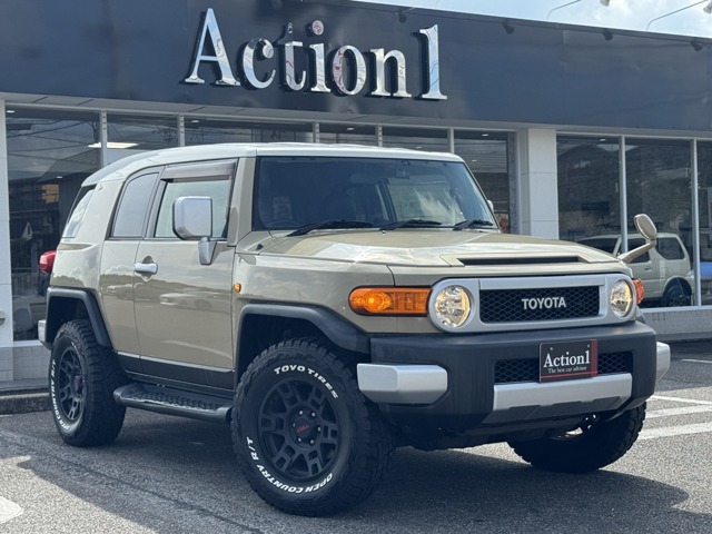 Toyota FJ Cruiser 2