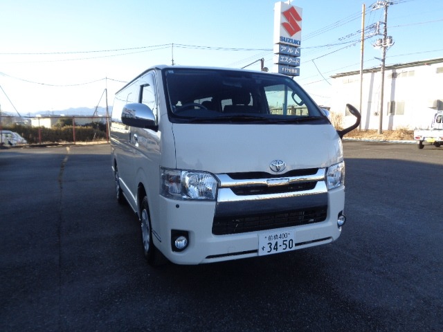 Toyota Hiace Van 1