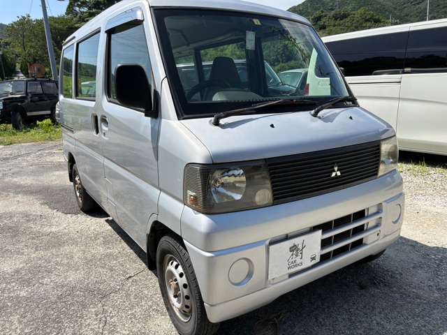 Mitsubishi Minicab Van 1