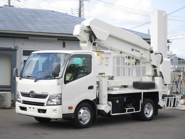 Hino Dutro 1
