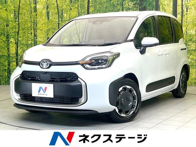 Toyota Sienta 1