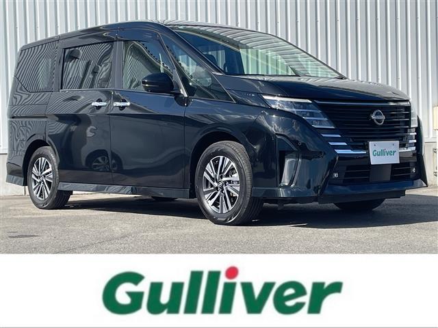 Nissan Serena 1