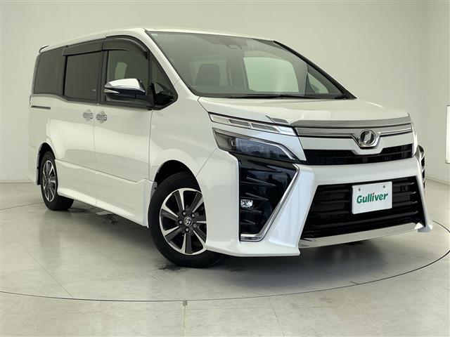 Toyota Voxy 1