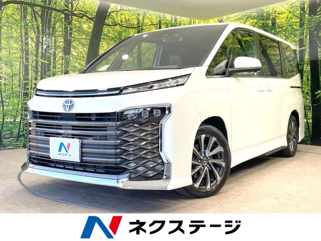 Toyota Voxy 1