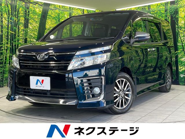 Toyota Voxy 1