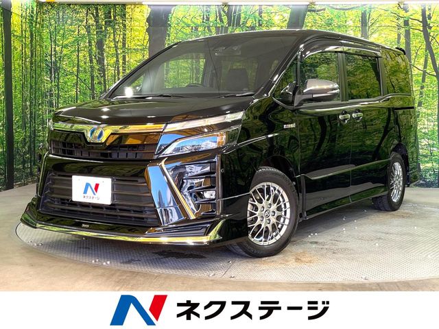 Toyota Voxy 1