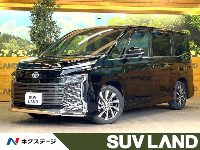 Toyota Voxy 1