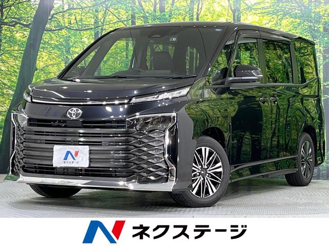 Toyota Voxy 1