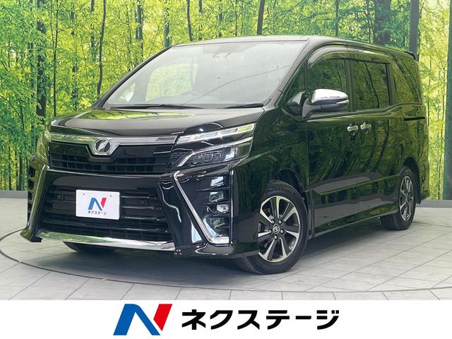 Toyota Voxy 1